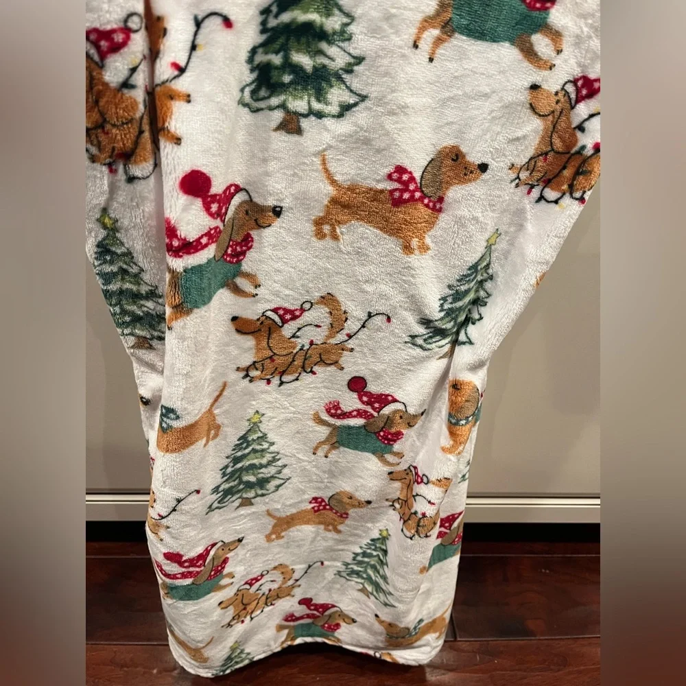 Christmas Dog dachshund and Tree Holiday Throw Blanket